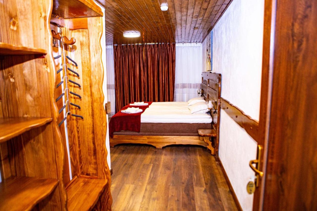 Vila Swe Sar Hotel Curtea de Argeş Eksteriør billede