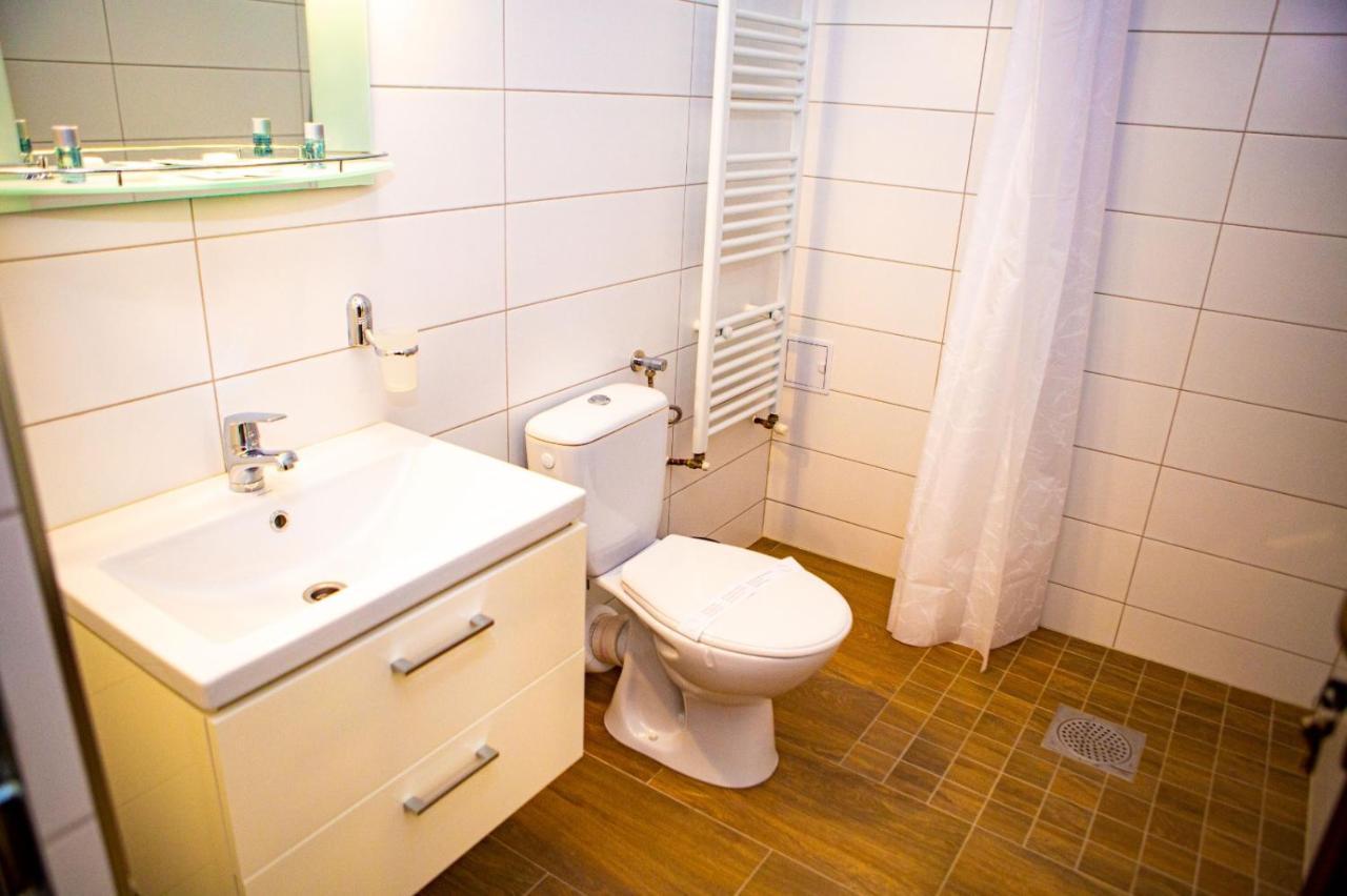 Vila Swe Sar Hotel Curtea de Argeş Eksteriør billede