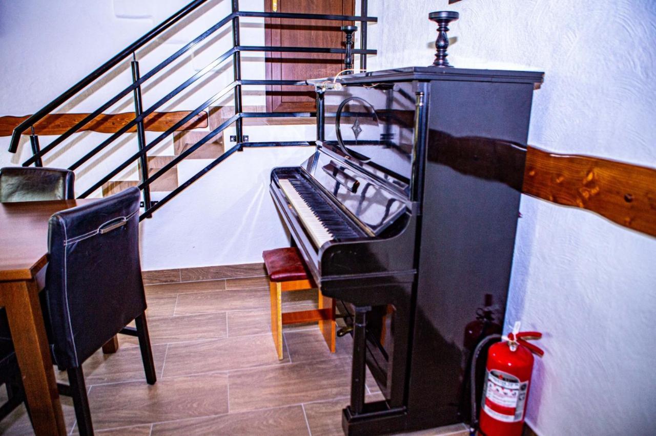 Vila Swe Sar Hotel Curtea de Argeş Eksteriør billede