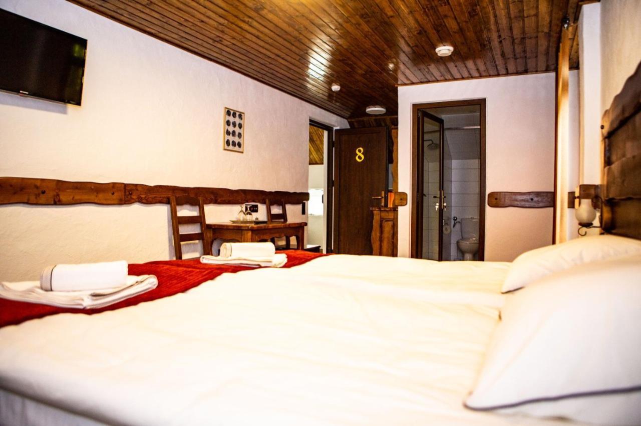 Vila Swe Sar Hotel Curtea de Argeş Eksteriør billede