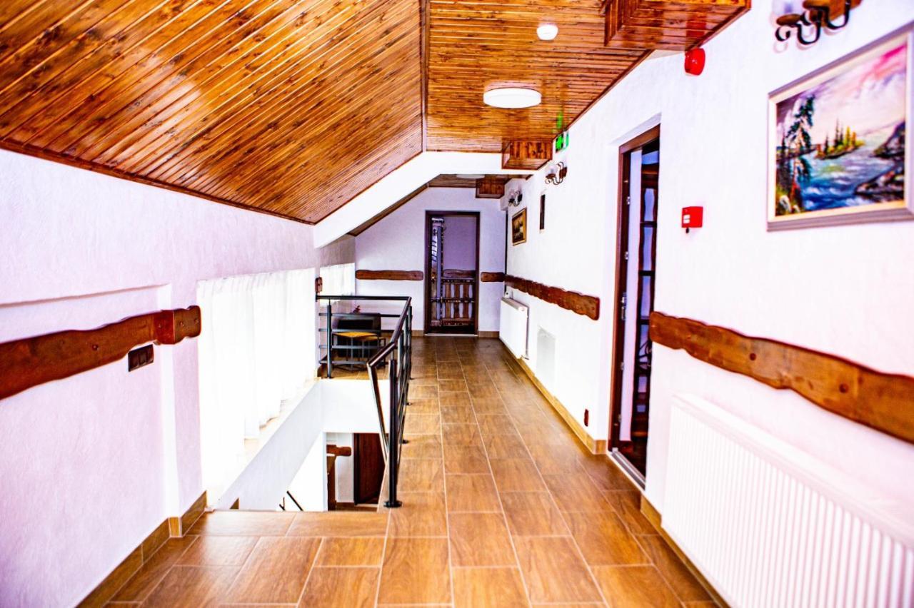 Vila Swe Sar Hotel Curtea de Argeş Eksteriør billede